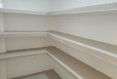 5 Bed Townhouse with En Suite in Lavington - 3