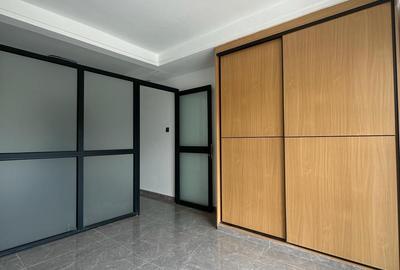 1 Bed Apartment with En Suite in Lavington - 4