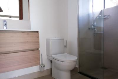 4 Bed Villa with En Suite at Two Rivers Mall - 4