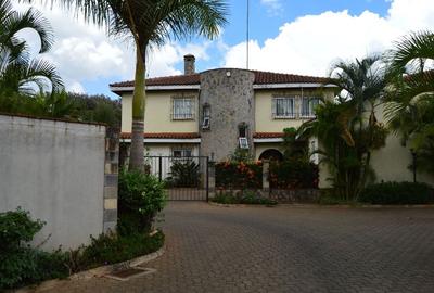 4 Bed Townhouse in Dennis Pritt