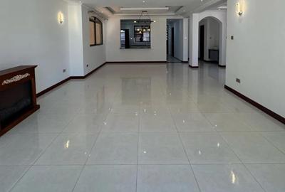 5 Bed Townhouse with En Suite in Lavington