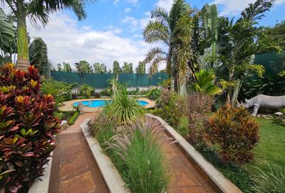 5 Bed House with En Suite in Runda - 2