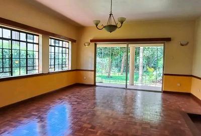 5 Bed House with En Suite in Runda - 3