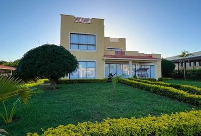 4 Bed Apartment with En Suite at Mt Kenya - 2