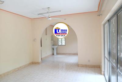 4 Bed House with En Suite in Nyali Area - 2