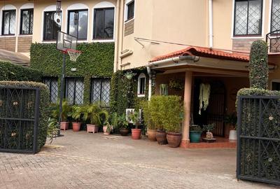 5 Bed Townhouse with En Suite at Lavington