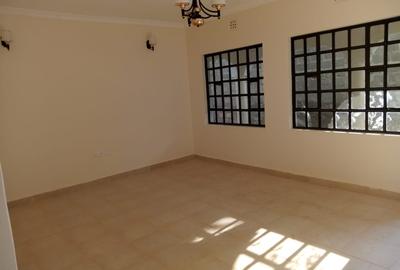 4 Bed House with En Suite in Ngong