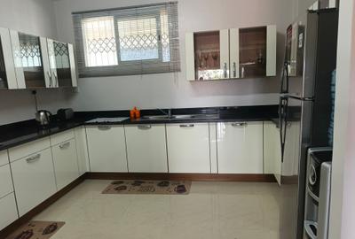 Serviced 2 Bed Apartment with En Suite in Kileleshwa