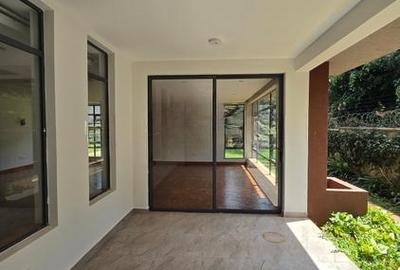 5 Bed Townhouse with En Suite in Lavington - 3