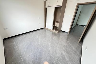 2 Bed Apartment with En Suite in Kilimani - 3