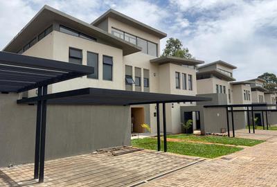 5 Bed Townhouse with En Suite in Runda
