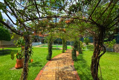 4 Bed House with En Suite in Runda - 4