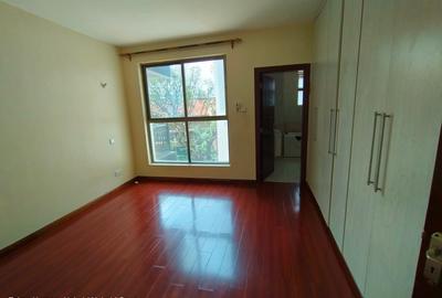 3 Bed Apartment with En Suite at Valley Arcade Area