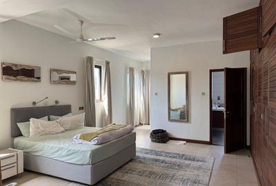 2 Bed Apartment with En Suite in Nyali Area - 2