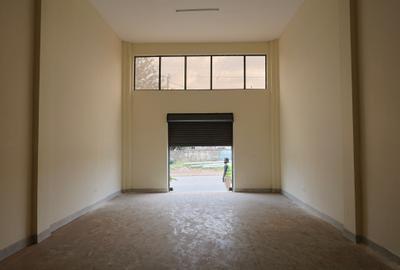 2,399 ft² Warehouse with Lift in Industrial Area