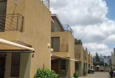 5 Bed Apartment with En Suite in Syokimau