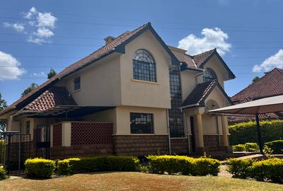 4 Bed Villa with En Suite in Redhill