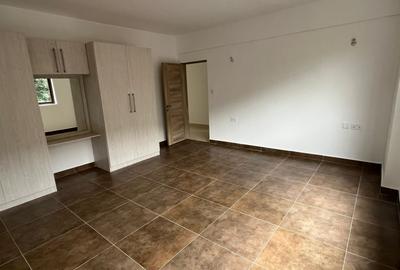 1 Bed Apartment with En Suite at Westlands - 2