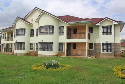 Serviced 2 Bed Apartment with En Suite in Runda