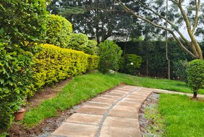 4 Bed House with En Suite at Kcb Karen