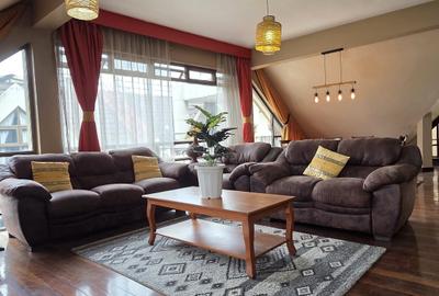 Furnished 2 Bed Apartment with En Suite at Parklands