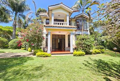 4 Bed House with En Suite in Nyari