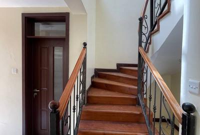 4 Bed Townhouse with En Suite in Langata