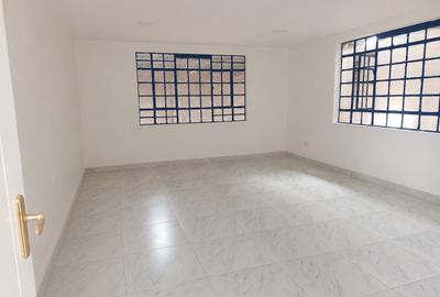 11,600 ft² Warehouse in Mlolongo - 2