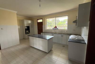 5 Bed Townhouse with Garden at Kyuna