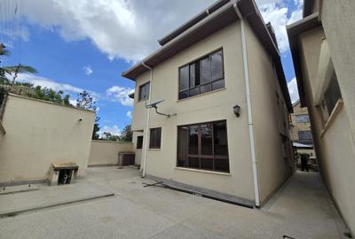 5 Bed Townhouse with En Suite in Lavington - 2