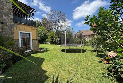 5 Bed Villa with En Suite in Runda - 3