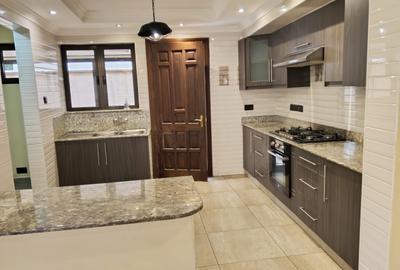 4 Bed Townhouse with En Suite in Lavington - 2