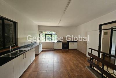 5 Bed House with En Suite in Thigiri
