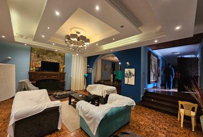 5 Bed House with En Suite in Runda - 3