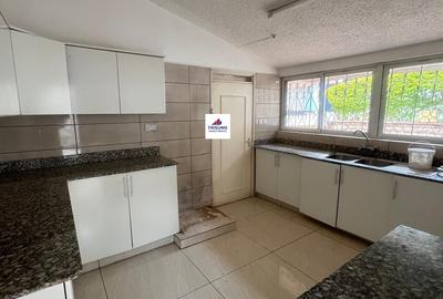 4 Bed House with En Suite in Kileleshwa - 3