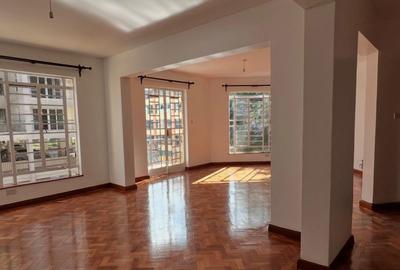 3 Bed Apartment with En Suite in Kilimani