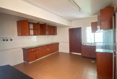Serviced 4 Bed Apartment with En Suite in Lavington