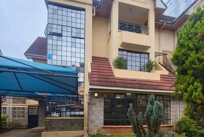 5 Bed Townhouse with En Suite at Lavington