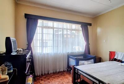 4 Bed House with En Suite at Lavington - 4