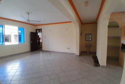 3 Bed Apartment with En Suite in Mtwapa - 2