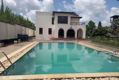 5 Bed Villa with En Suite at Off Glory Rd