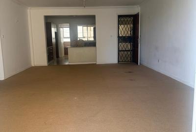 3 Bed Apartment with En Suite in Riverside - 2