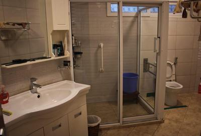 6 Bed Townhouse with En Suite at Off Brookside Drive - 2