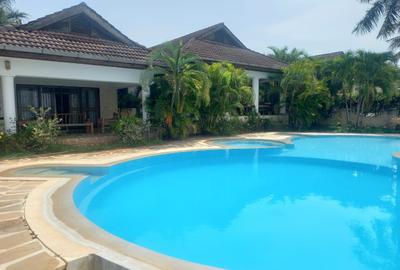 4 Bed Villa with En Suite at Bofa