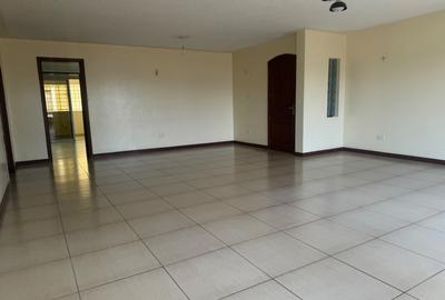 3 Bed Apartment with En Suite in Rhapta Road