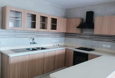 2 Bed Apartment with En Suite in General Mathenge