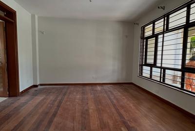 5 Bed Townhouse with En Suite in Lavington - 2