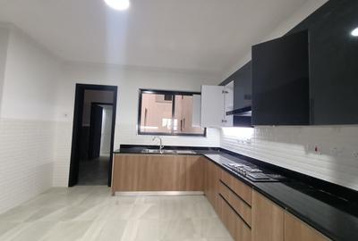 4 Bed Apartment with En Suite in Kileleshwa - 4