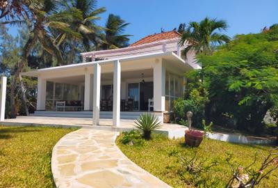 4 Bed Villa with En Suite in Malindi