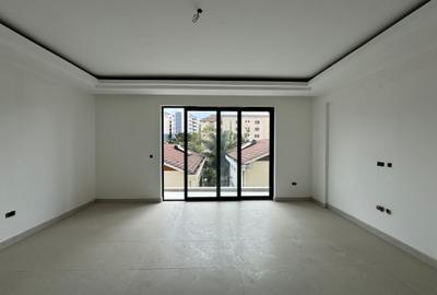 3 Bed Apartment with En Suite in Brookside - 4